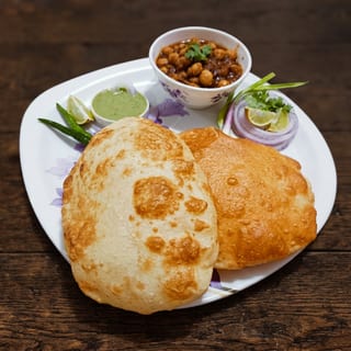 Chole Bhature/Poori